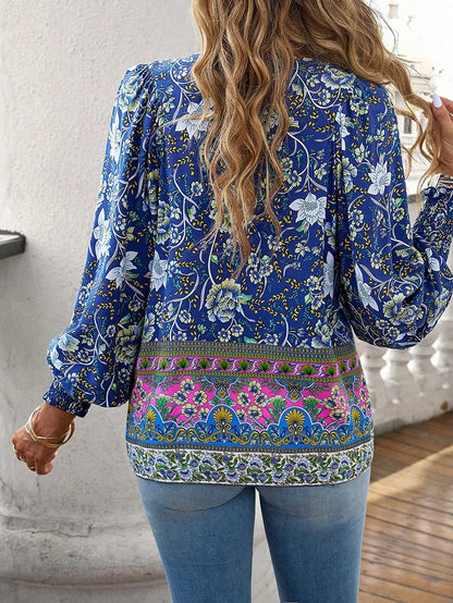 Emilie - Elegant blouse with floral prints