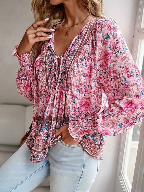 Emilie - Elegant blouse with floral prints