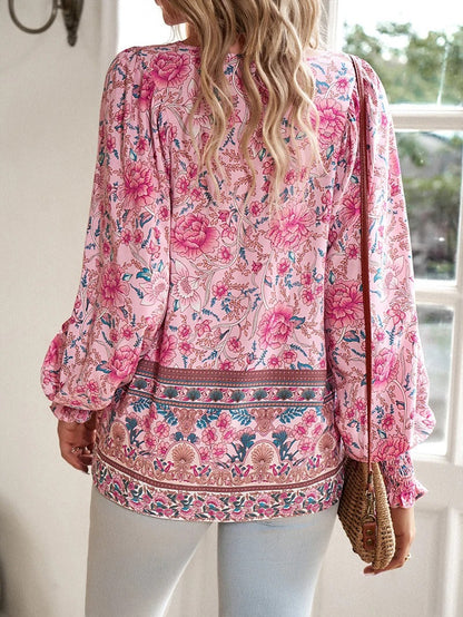 Emilie - Elegant blouse with floral prints